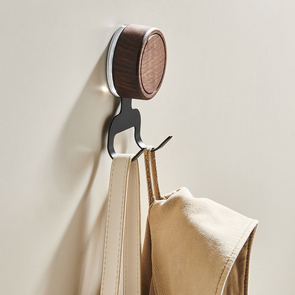 Wooden Suction Cup Hook – Strong Load Capacity, No-Trace Installation